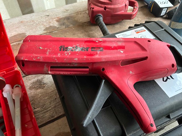 Hilton / fisher boorstofzuiger / kitspuiten (4x) - afbeelding 5 van  7