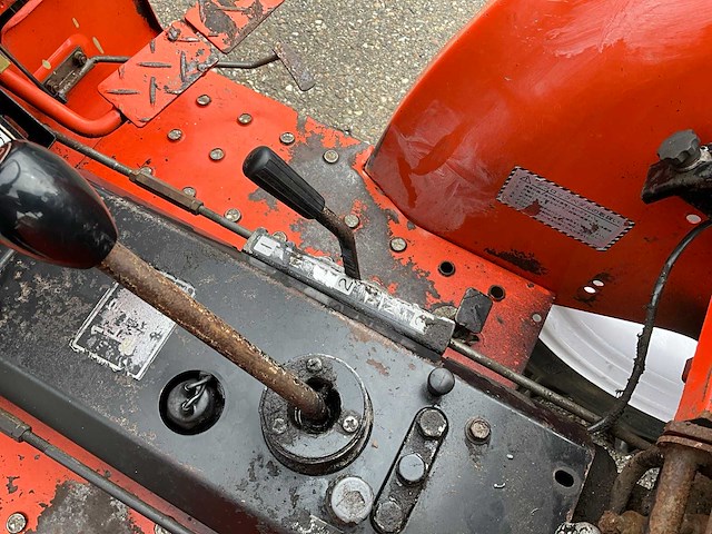 Hinomoto e222 minitractor - afbeelding 5 van  12