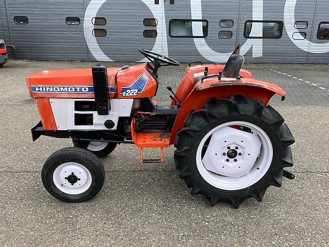 Hinomoto e222 minitractor - afbeelding 6 van  12