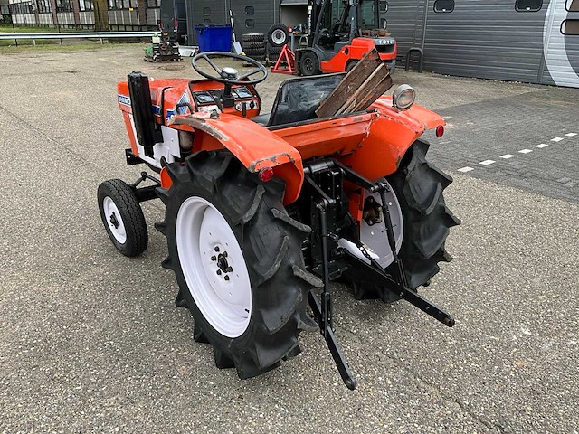Hinomoto e222 minitractor - afbeelding 7 van  12