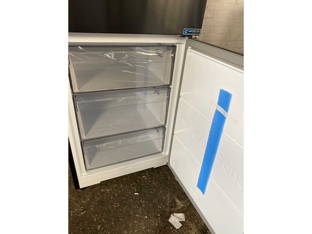 Hisense rb3k330safc - vrijstaande koel-vriescombinatie - afbeelding 8 van  10