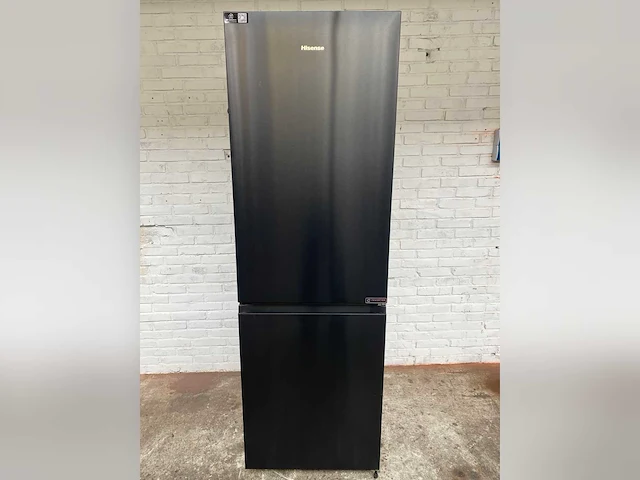 Hisense rb3k330safc koel-vriescombinatie – no frost, 185,6 cm, 330 liter - afbeelding 2 van  10