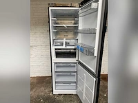 Hisense rb3k330safc koel-vriescombinatie – no frost, 185,6 cm, 330 liter - afbeelding 3 van  10
