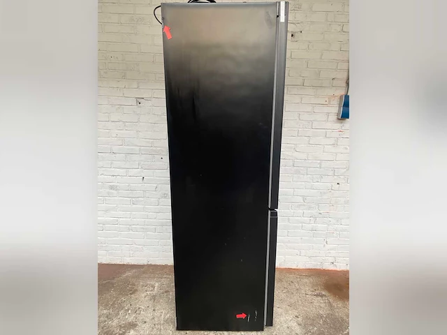 Hisense rb3k330safc koel-vriescombinatie – no frost, 185,6 cm, 330 liter - afbeelding 4 van  10