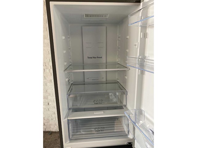 Hisense rb3n300neca koel-vriescombinatie vrijstaand 187 cm rvs-look – 304 l, nofrost - afbeelding 4 van  6