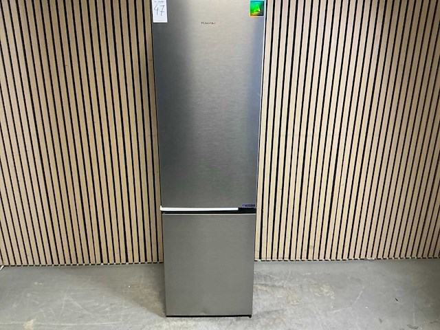 Hisense rb440n4aca vrijstaande koel-vries combinatie - afbeelding 1 van  8