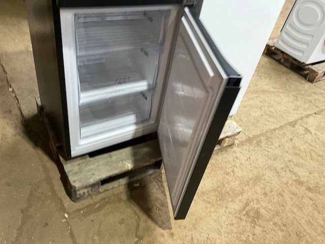 Hisense rb440n4afa & fv298n4awc koelkasten (2x) - afbeelding 4 van  4