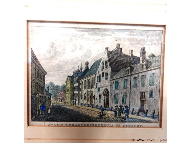 Historische gravure toont het stads- en ambachtskinderhuis aan de agnietenstraat in utrecht - afbeelding 2 van  5