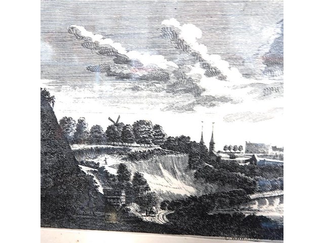Historische prentwerk is een 18e-eeuwse kopergravure getiteld "de stad arnhem, te zien van de hoogtens naar den eltenerberg" - afbeelding 2 van  5