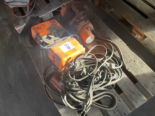 Hitachi - 1sh (1000 kg) met elektrische loopkat - kettingtakel - afbeelding 1 van  9