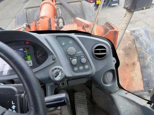 Hitachi - 2020 - hitachi zw310 - shovel - afbeelding 17 van  29