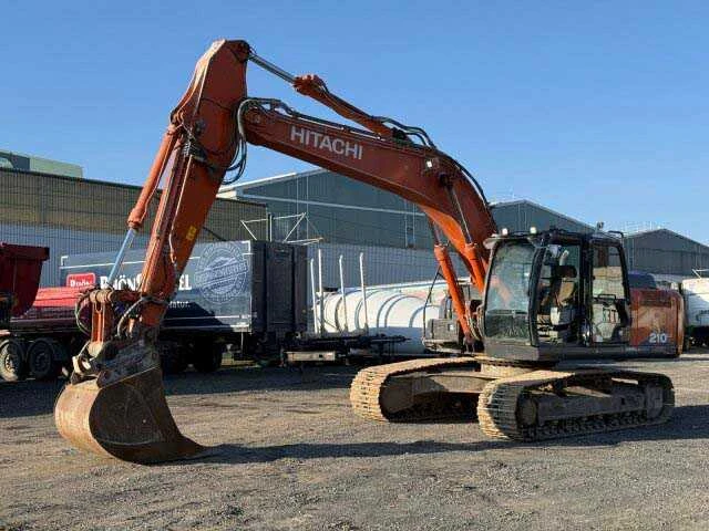 Hitachi - 2021 - hitachi zx210lc-6 - rupsgraafmachine - afbeelding 27 van  31