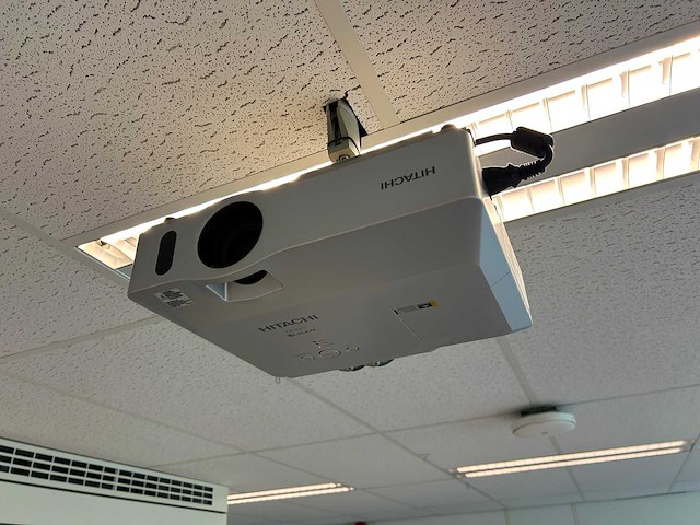 Hitachi - cpex301 - beamer incl. scherm - afbeelding 2 van  6