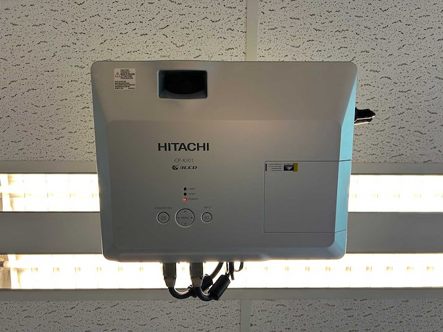 Hitachi - cpex301 - beamer incl. scherm - afbeelding 3 van  6