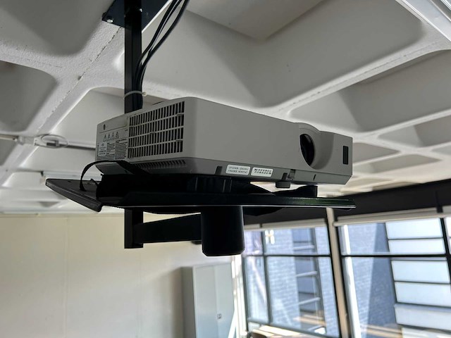 Hitachi - cpex302n - beamer incl. scherm - afbeelding 1 van  7