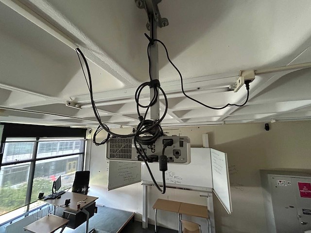 Hitachi - cpex302n - beamer incl. scherm - afbeelding 2 van  7