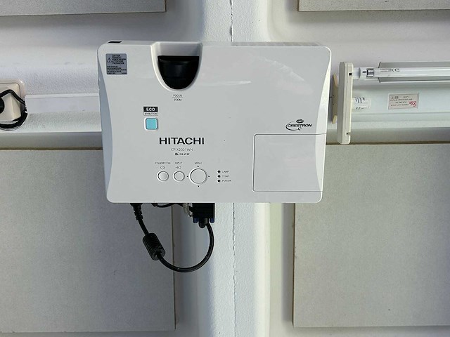 Hitachi - cpx2021wn - beamer incl. scherm - afbeelding 2 van  5