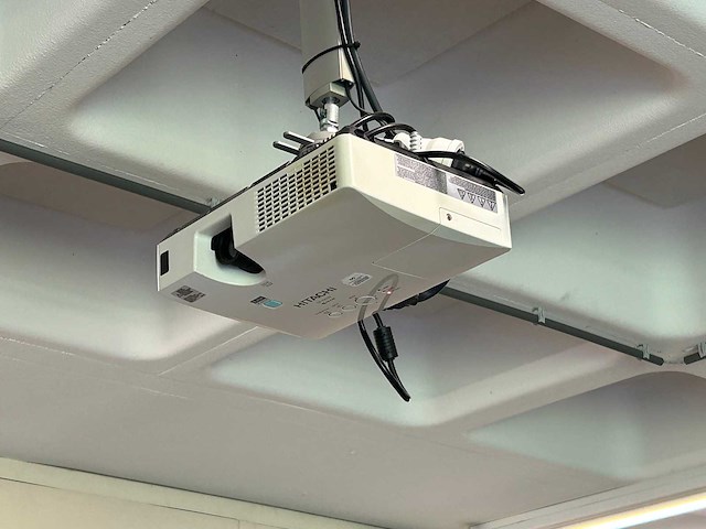 Hitachi - cpx2520 - beamer incl. scherm (2x) - afbeelding 1 van  5