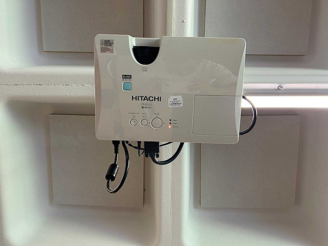 Hitachi - cpx2520 - beamer incl. scherm - afbeelding 3 van  5