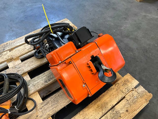 Hitachi 1/4s2 elektrische kettingtakel - afbeelding 2 van  5