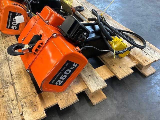 Hitachi 1/4s2 elektrische kettingtakel - afbeelding 1 van  2