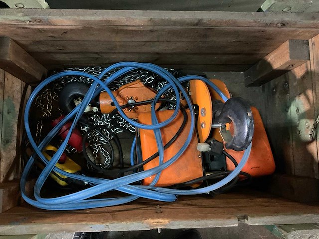 Hitachi 3s kettingtakel - afbeelding 1 van  3