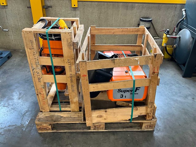 Hitachi 3sfn en 3sftn elektrische kettingtakel met loopkat - afbeelding 1 van  6