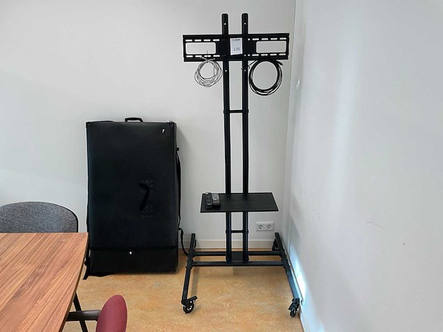 Hitachi 43hb6t62 televisie met standaard - afbeelding 2 van  9