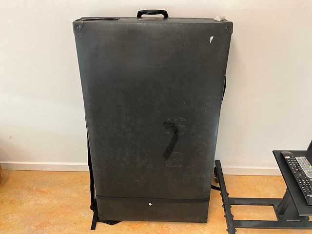 Hitachi 43hb6t62 televisie met standaard - afbeelding 3 van  9