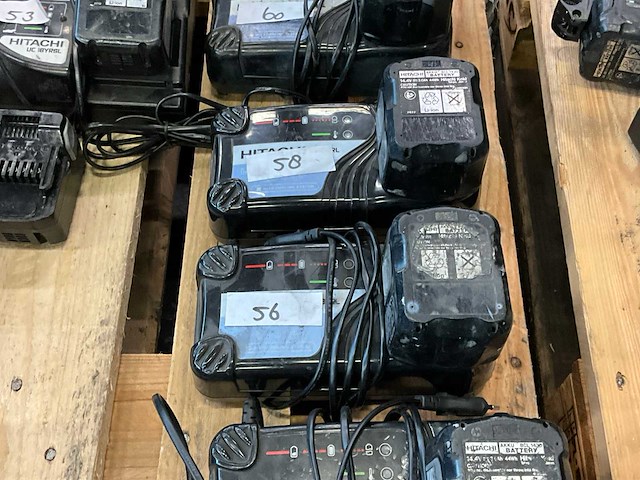 Hitachi accu laadstations (10x) - afbeelding 3 van  6
