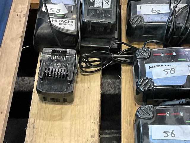 Hitachi accu laadstations (10x) - afbeelding 6 van  6