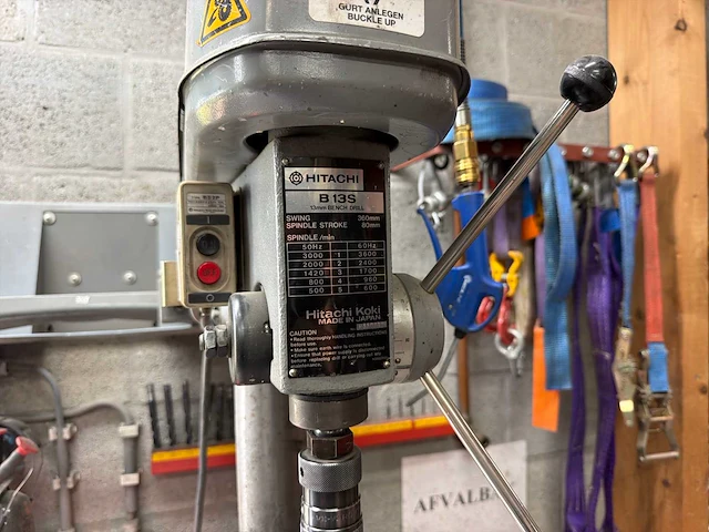 Hitachi b13s professionele 13 mm kolomboormachine - afbeelding 2 van  3