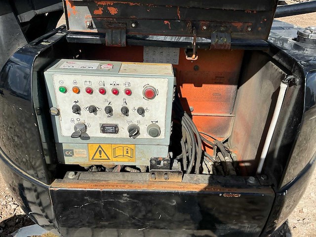 Hitachi black edition hx64b knikarm hoogwerker - afbeelding 5 van  15