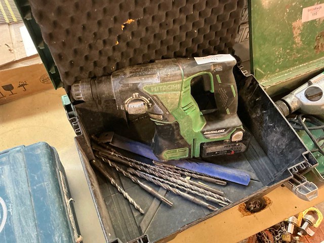Hitachi boormachine - afbeelding 1 van  1