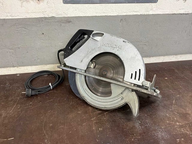 Hitachi c 13u doorslijpmachine - afbeelding 1 van  8