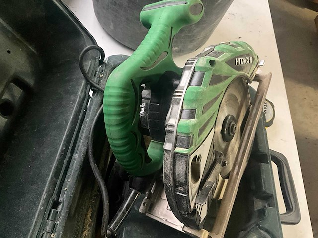 Hitachi c 7u2 cirkelzaagmachine - afbeelding 3 van  5
