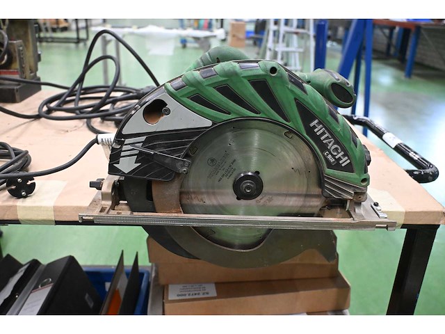 Hitachi c 9u2 cirkelzaagmachine - afbeelding 2 van  4