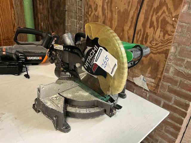 Hitachi c10fch2 afkortzaag - afbeelding 1 van  3