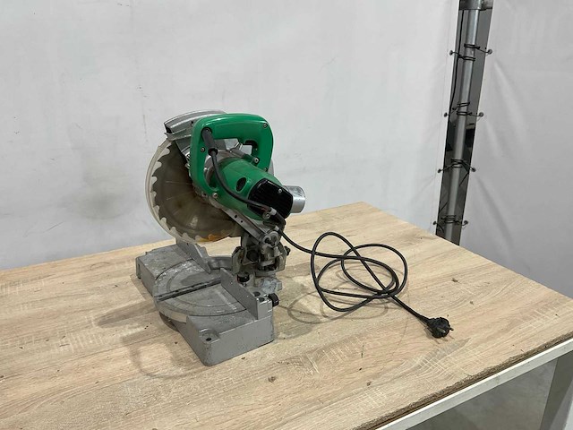 Hitachi c8fc cirkel zaag - afbeelding 1 van  8