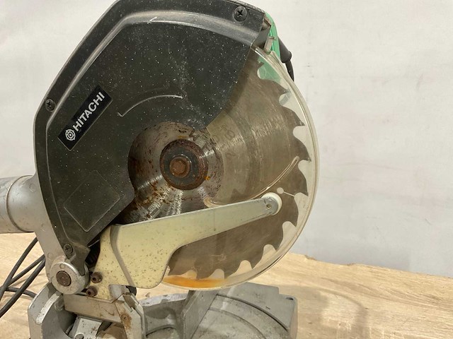 Hitachi c8fc cirkel zaag - afbeelding 7 van  8