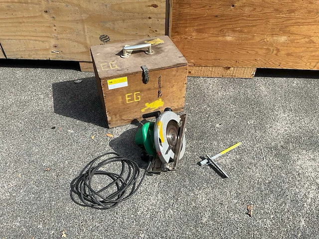 Hitachi c9u handcirkelzaagmachine 235mm - afbeelding 1 van  3