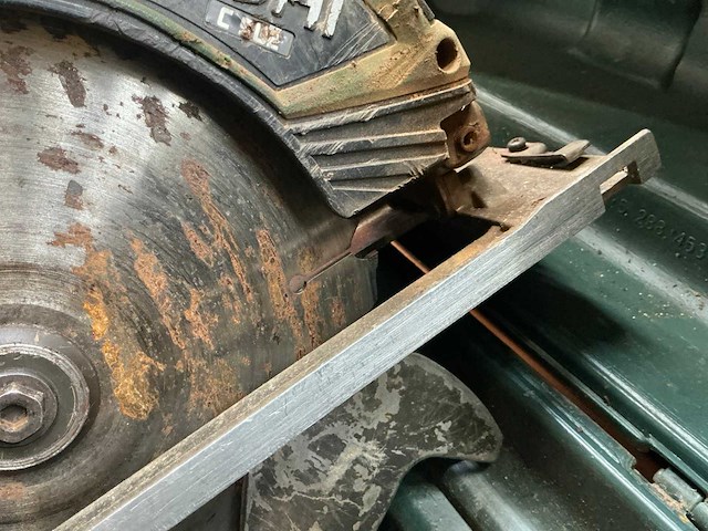 Hitachi c9u2 cirkelzaagmachine - afbeelding 3 van  5