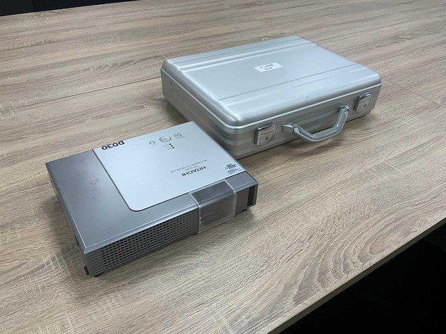 Hitachi cp-x340 beamer - afbeelding 1 van  6