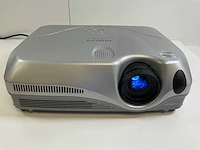 Hitachi (cp-x444) 3.200 lumen xga projector (907 lamp hours)