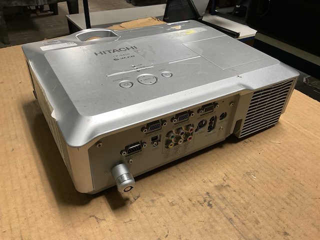 Hitachi cp-x450 lcd projector - afbeelding 3 van  7