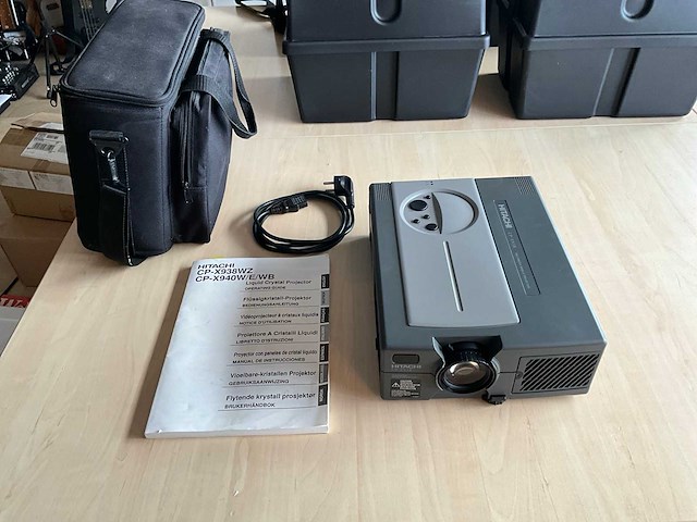 Hitachi cp-x938 multi media projector - afbeelding 1 van  8