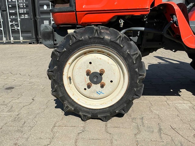 Hitachi ctx117 4x4 minitractor - afbeelding 19 van  30