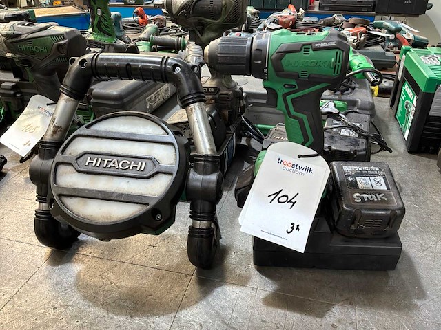 Hitachi divers accu- gereedschap (3x) - afbeelding 1 van  11