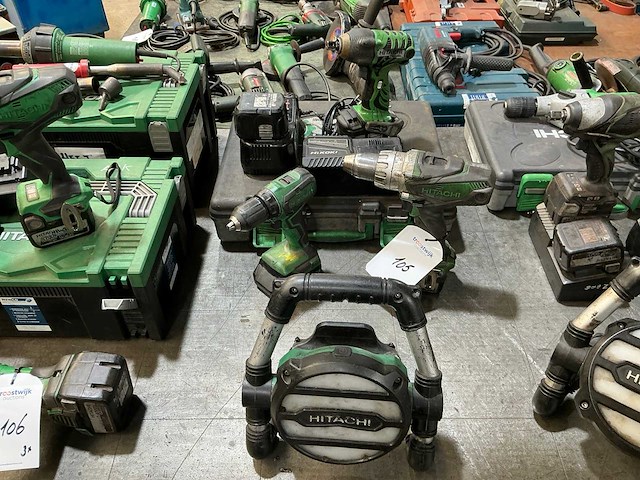 Hitachi divers accu- gereedschap (3x) - afbeelding 1 van  6