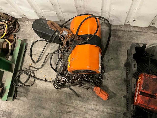 Hitachi elektrische kettingtakel - afbeelding 1 van  4